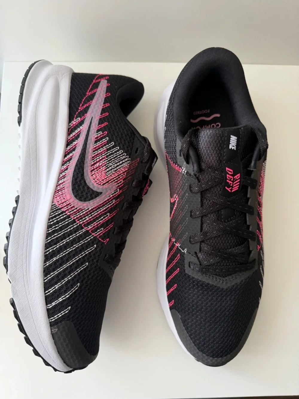NIKE Womens Run Defy Running Shoes-Black Pink-Size 7.5-Lightweight Run Sneakers